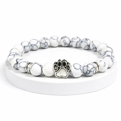 Bracelet Marbre Pattes de Secours — perles howlite blanche, breloque patte